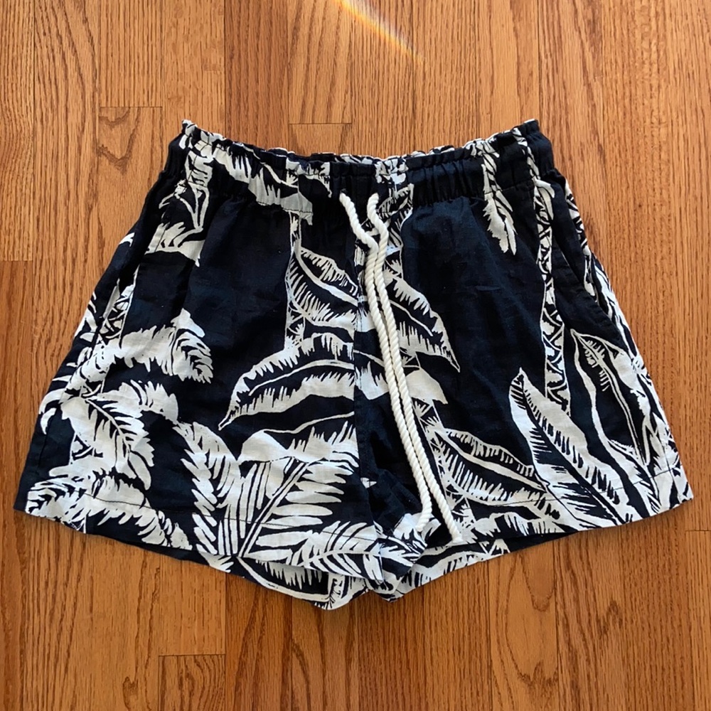 Linen beach shorts
